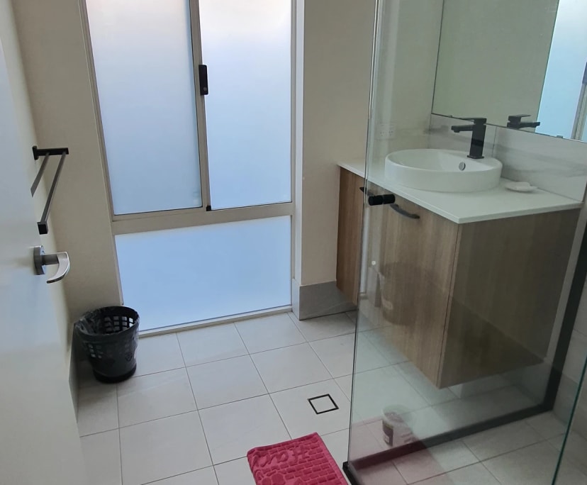 $250, Student-accommodation, 4 bathrooms, Treeby WA 6164