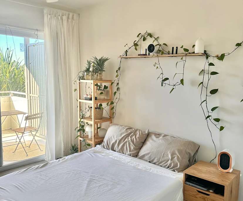 Room in a share house