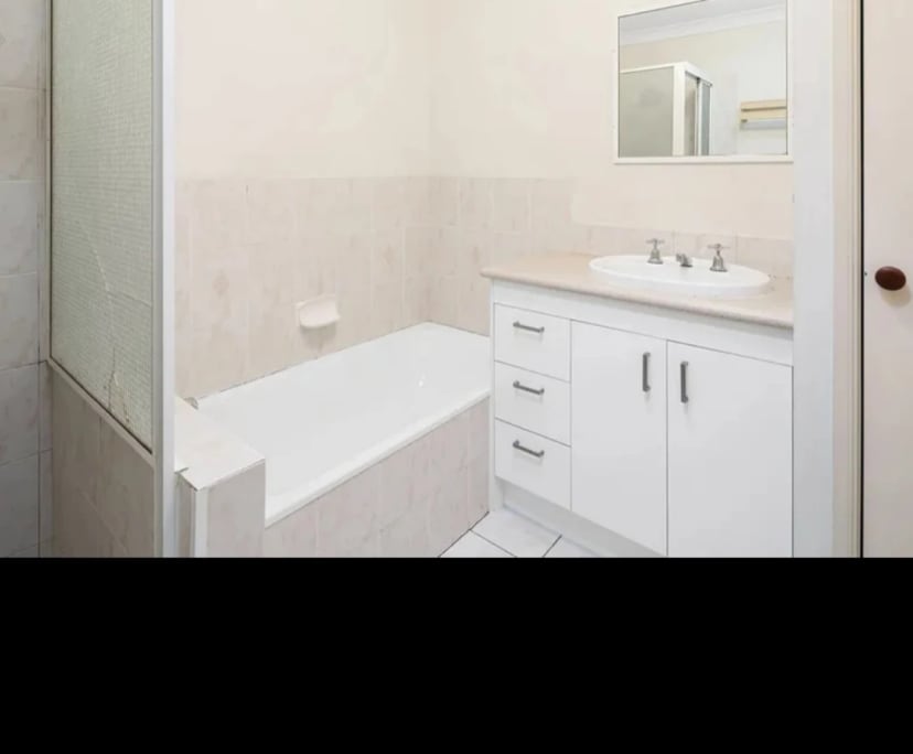 $300, Student-accommodation, 1 bathroom, Woodridge QLD 4114