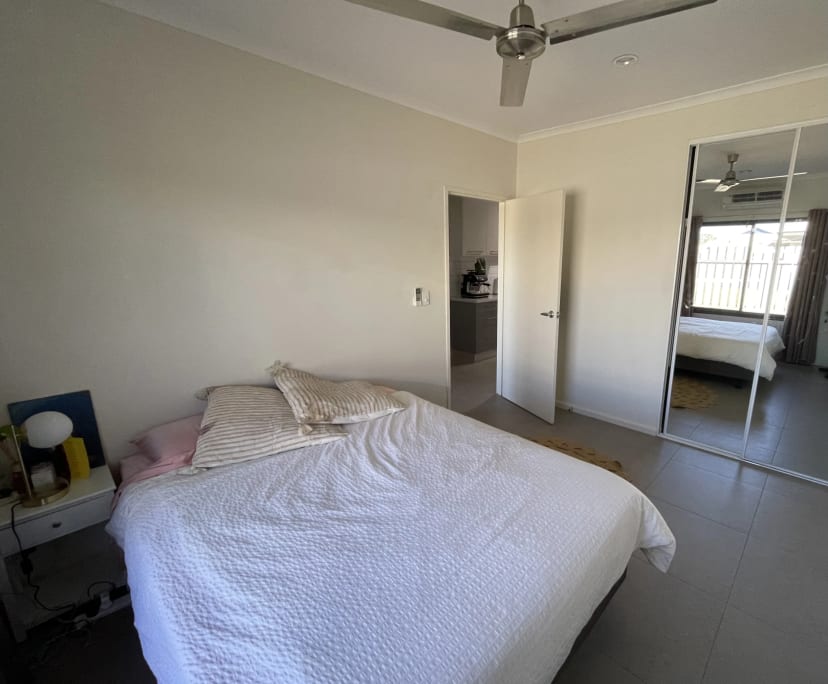 Room in a share house