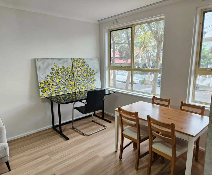 $490, 1-bed, 1 bathroom, Flemington VIC 3031
