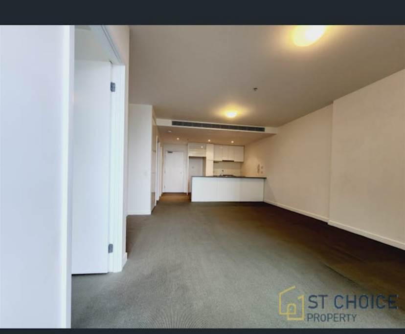 Unfurnished room in a flatshare