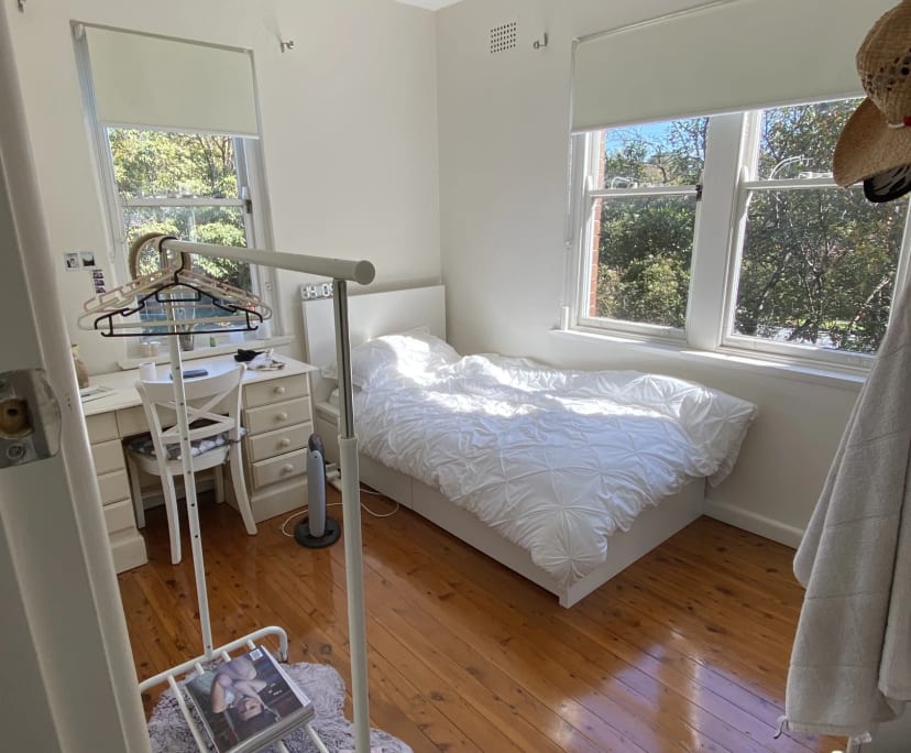Furnished room in a flatshare
