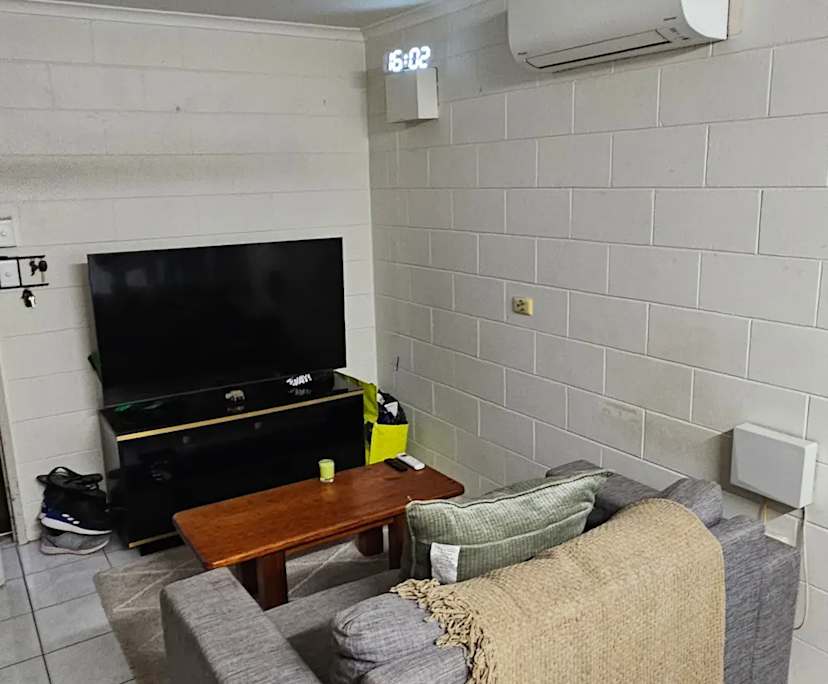 Furnished room studio flat for rent