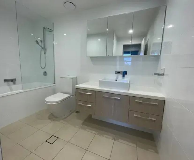 Unfurnished room with own bathroom