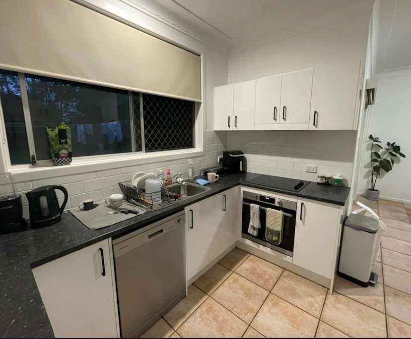 $350, Share-house, 3 bathrooms, Palm Beach QLD 4221