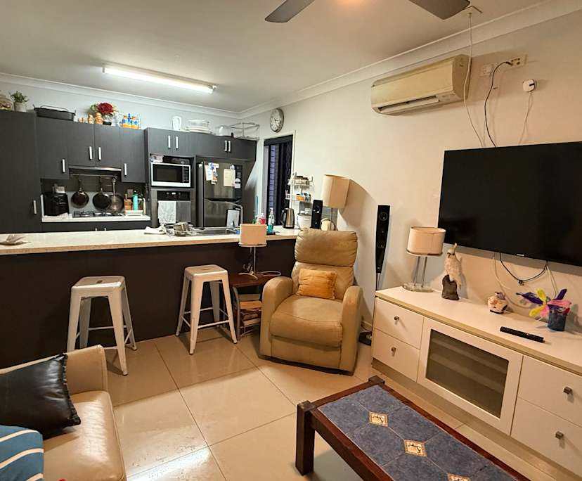 $300-400, Flatshare, 2 rooms, Coopers Plains QLD 4108, Coopers Plains QLD 4108