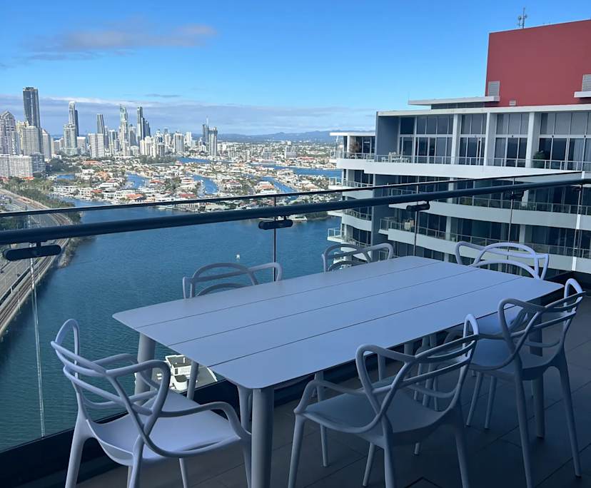 $700, Flatshare, 2 bathrooms, Southport QLD 4215