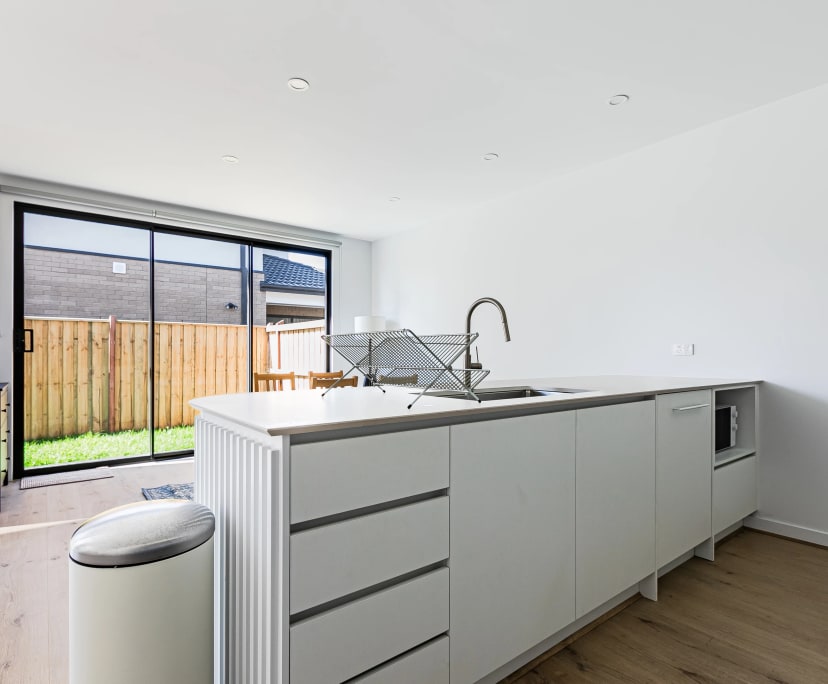 $230, Share-house, 3 bathrooms, Fraser Rise VIC 3336