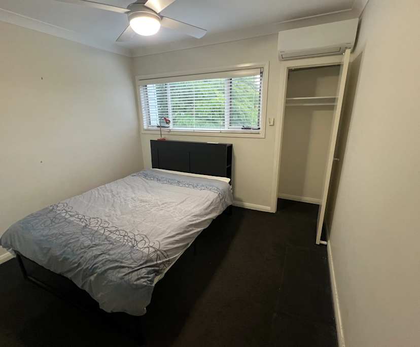 Room in a share house