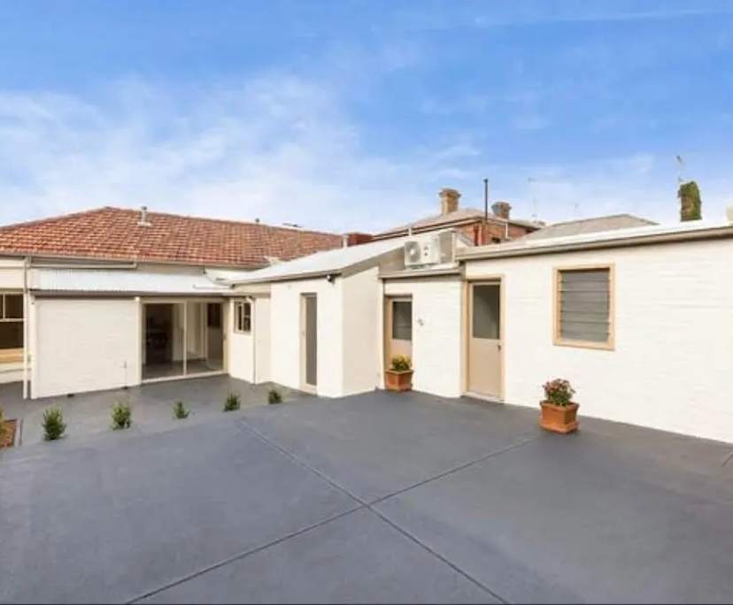 Room in a share house