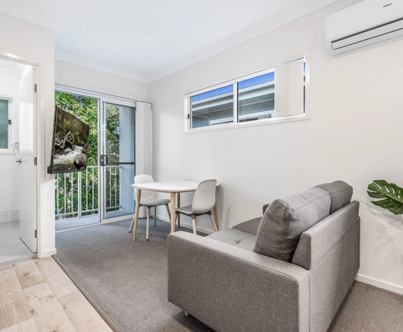 Studio for Rent in Tennyson, Brisbane 370, Furnis...
