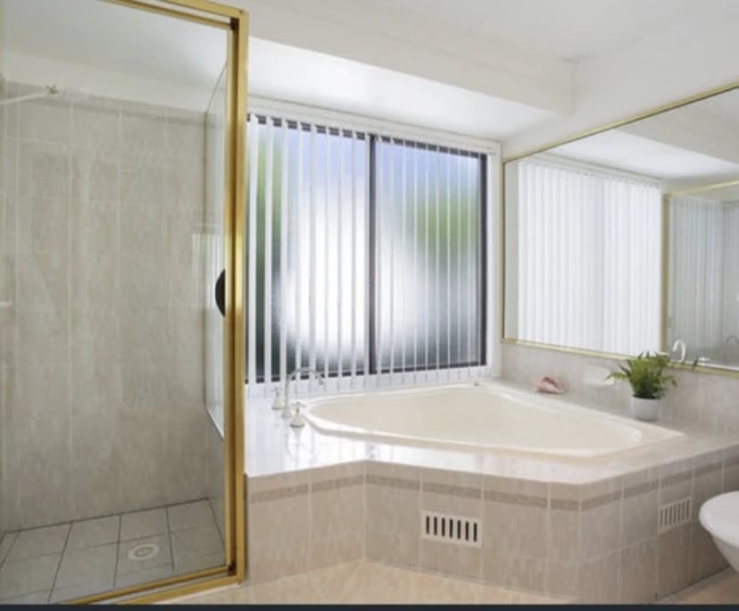 $350, Share-house, 3 bathrooms, Saint Helens Park NSW 2560