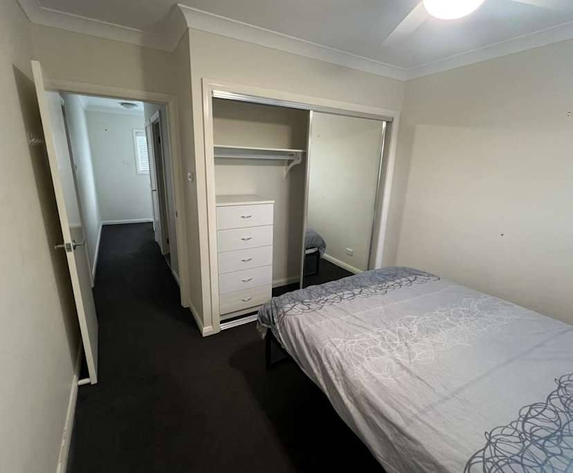 Room in a share house