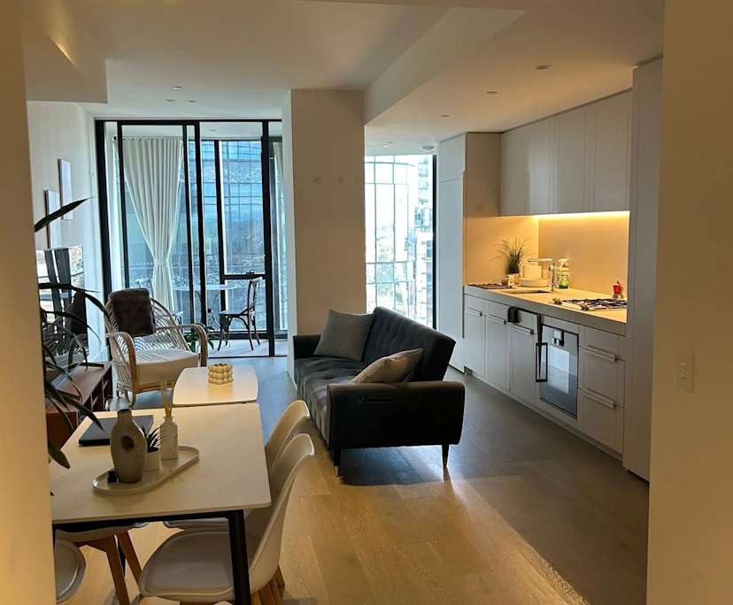 Furnished room with ensuite in a flatshare