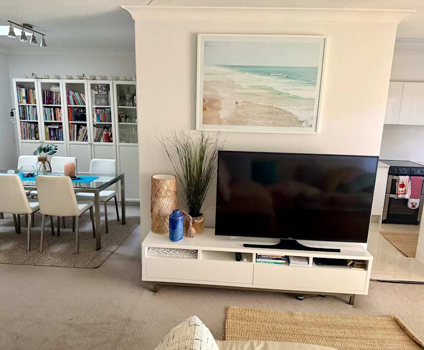 Furnished room in a flatshare