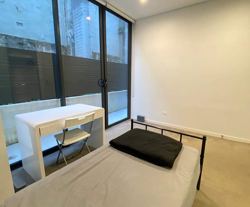 Furnished room in a flatshare