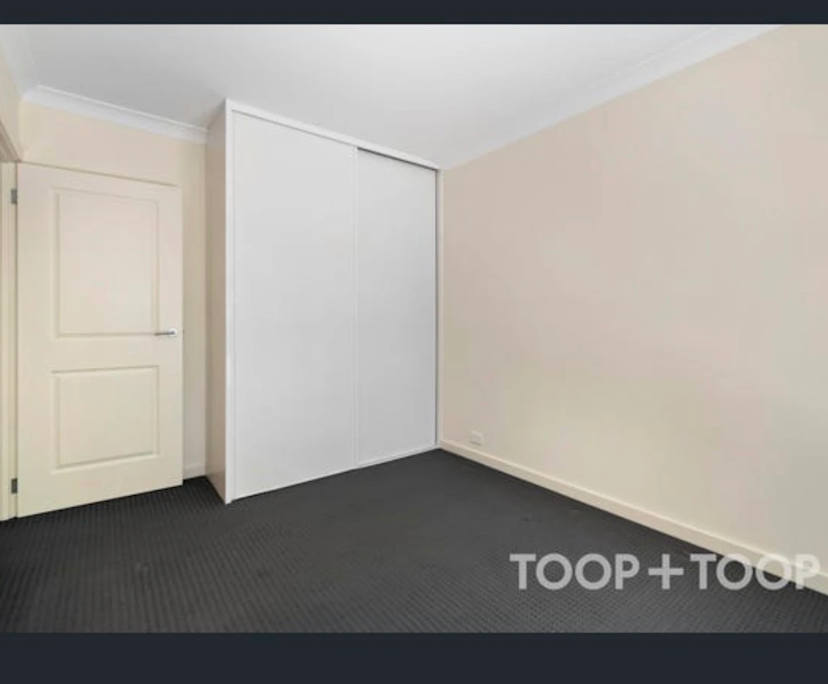 $275, Share-house, 2 bathrooms, Marion SA 5043