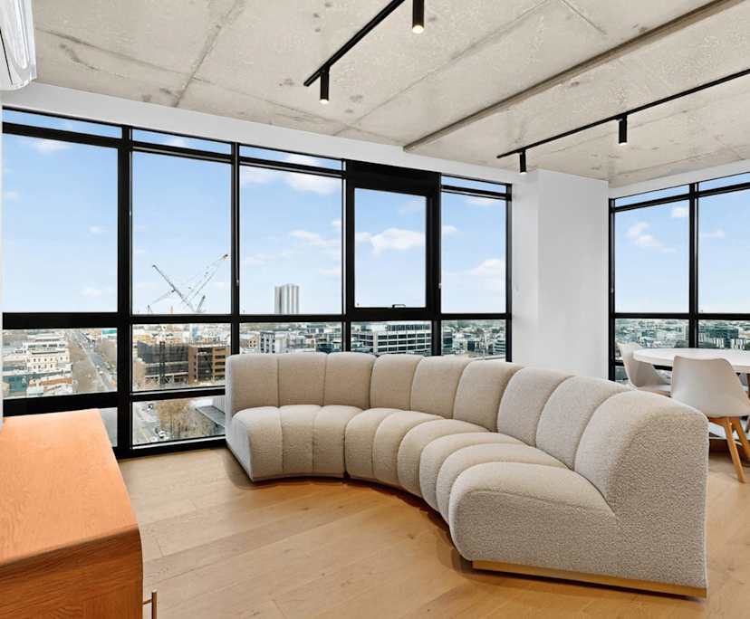 Furnished room in a flatshare