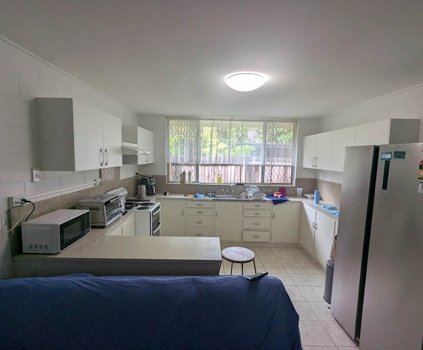 $300, Share-house, 3 bathrooms, Whitfield QLD 4870