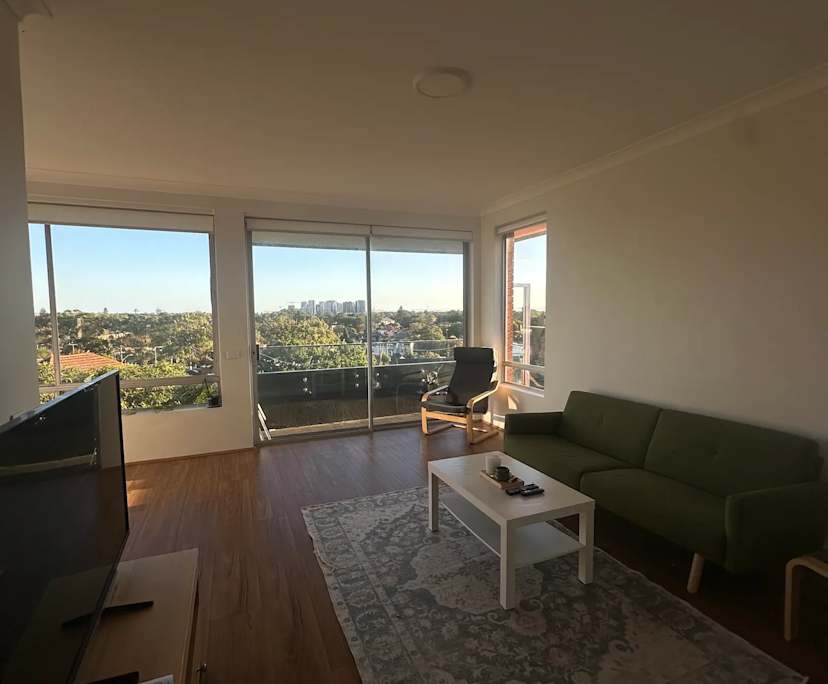 Unfurnished room in a flatshare