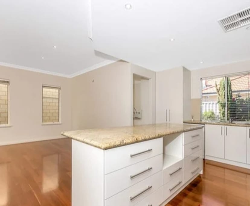 $350, Share-house, 4 bathrooms, Carlisle WA 6101