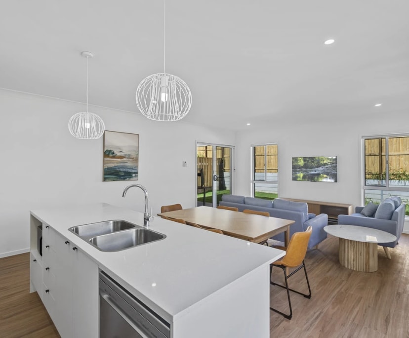 $320, Share-house, 3 bathrooms, Ripley QLD 4306