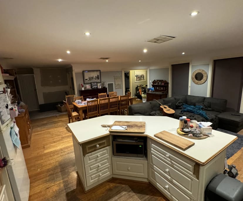 Room in a share house