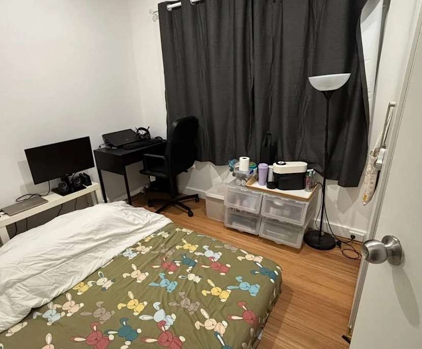 Furnished room in a share house
