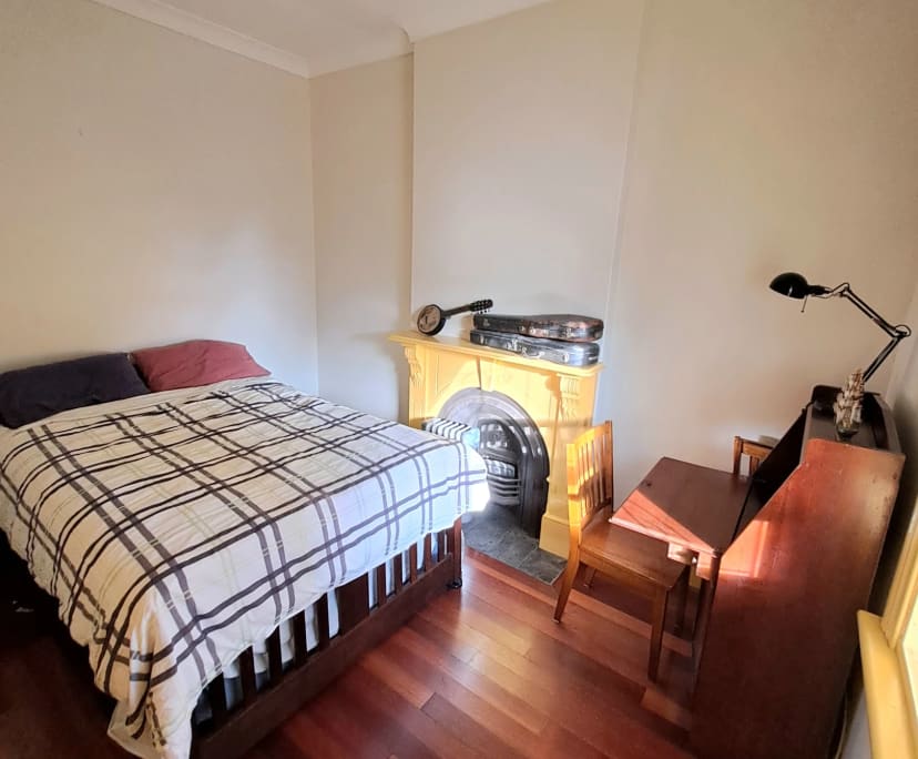 Furnished room in a share house