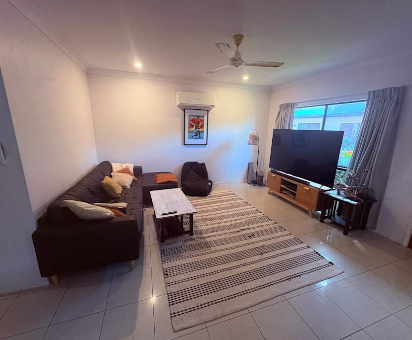 $350, Flatshare, 3 bathrooms, Jubilee Pocket QLD 4802