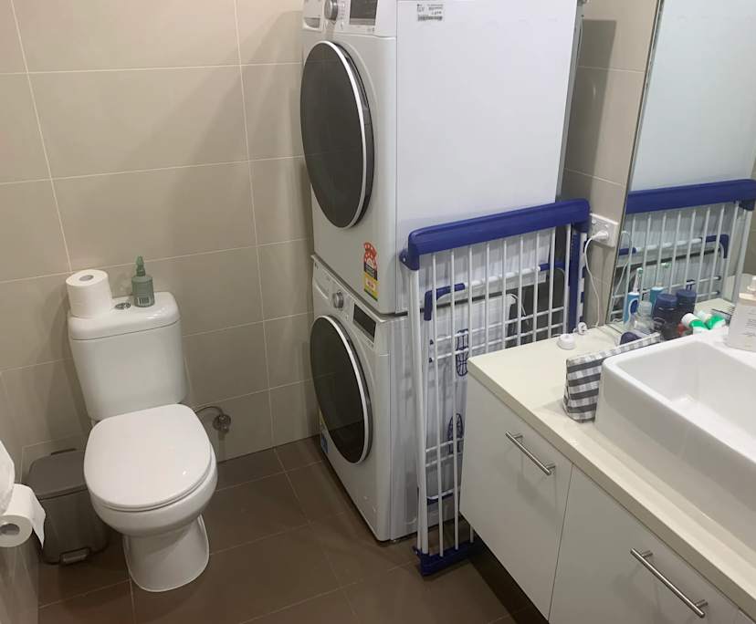 $320, Flatshare, 2 bathrooms, South Yarra VIC 3141