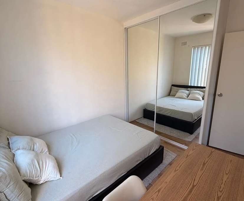 Furnished room in a flatshare