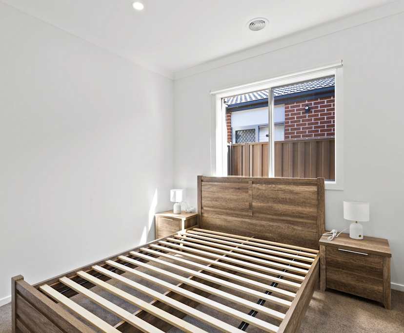 $255, Homestay, 1 bathroom, Melton South VIC 3338