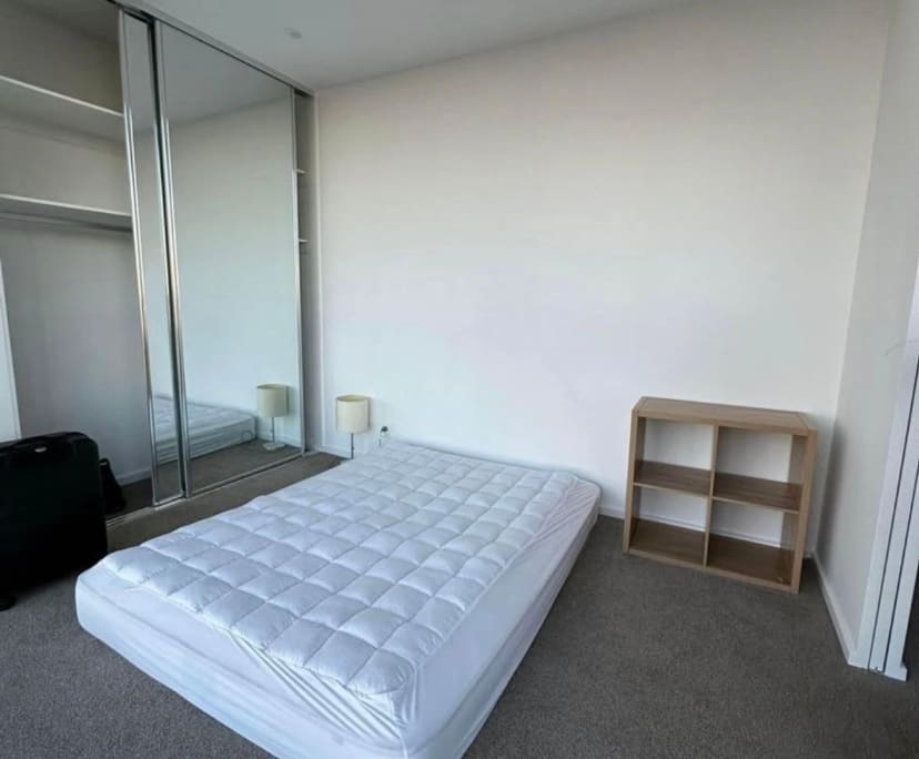 Furnished room with ensuite in a flatshare