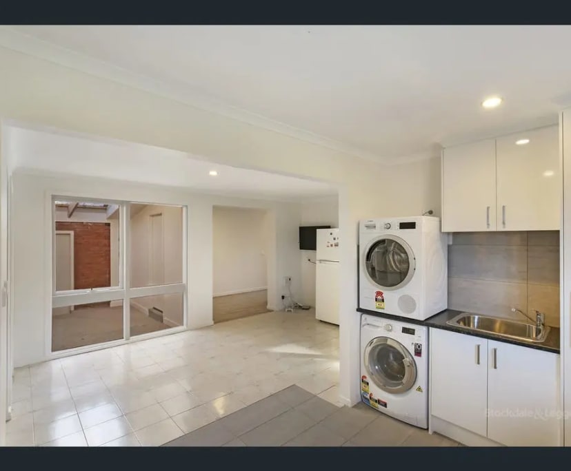 Room for Rent in Mill Park, Melbourne 195, Furnis...