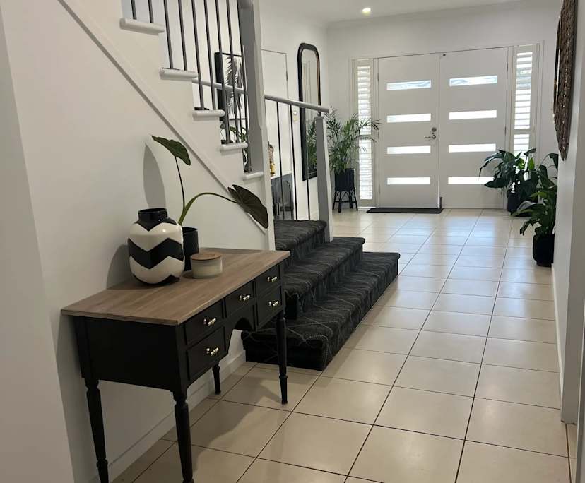 $340, Student-accommodation, 6 bathrooms, Molendinar QLD 4214