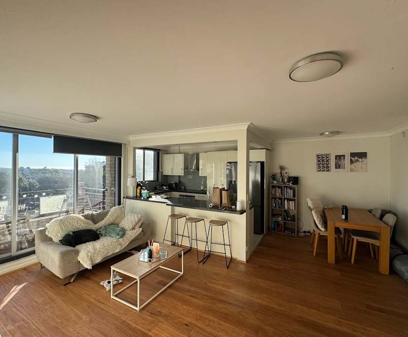 Furnished room in a flatshare