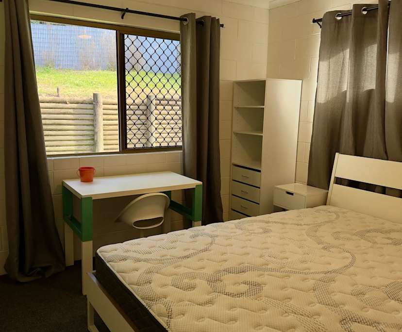 $330, Share-house, 3 bathrooms, Smithfield QLD 4878