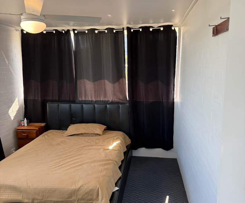 Furnished room in a flatshare