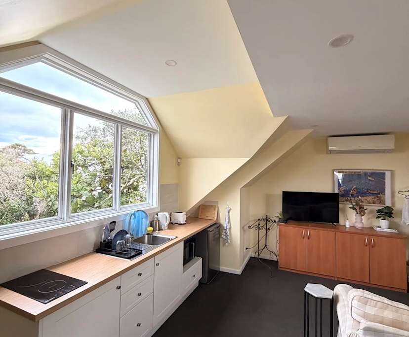 Furnished room studio flat for rent