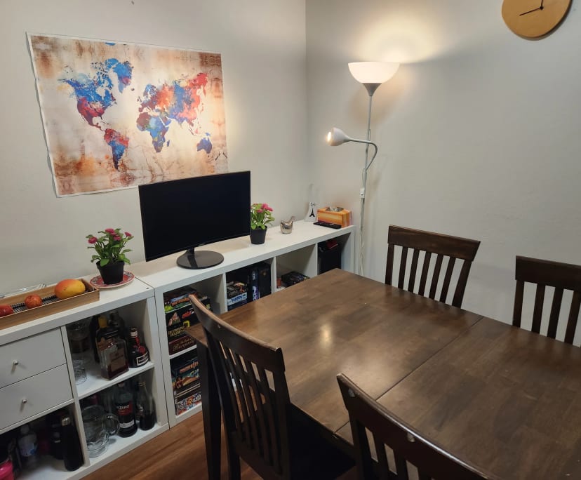 Furnished room in a flatshare