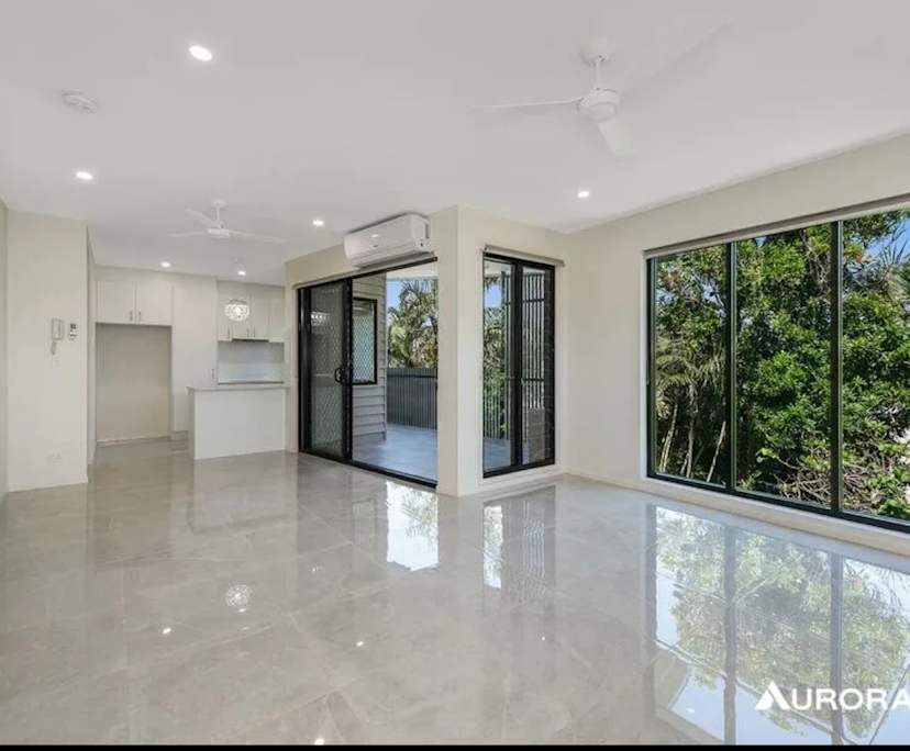 Unfurnished room with own bathroom