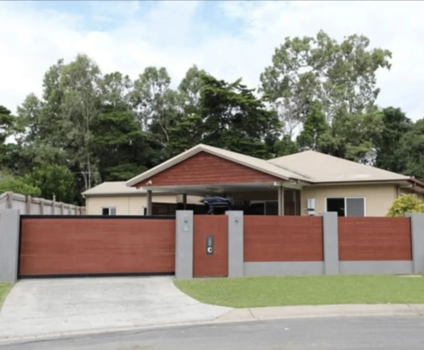 Room for Rent in Mount Sheridan, Cairns 330, Furn...