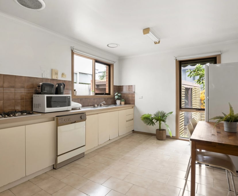 $1,195, Whole-property, 3 bathrooms, Balaclava VIC 3183