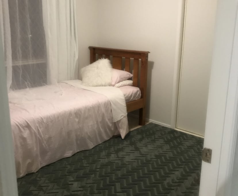 $180, Share-house, 5 bathrooms, Gaven QLD 4211
