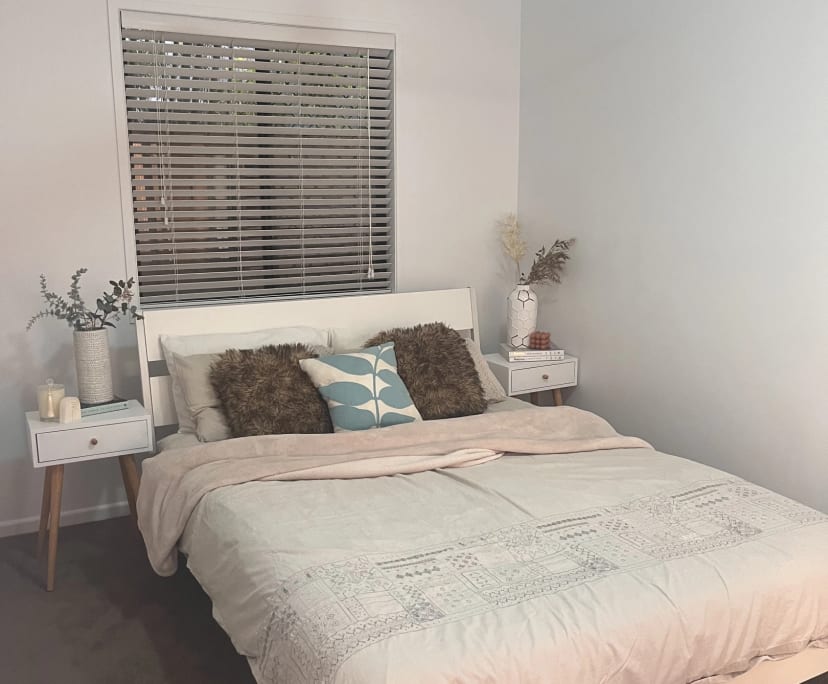 $1,490, Whole-property, 5 bathrooms, Saint Lucia QLD 4067