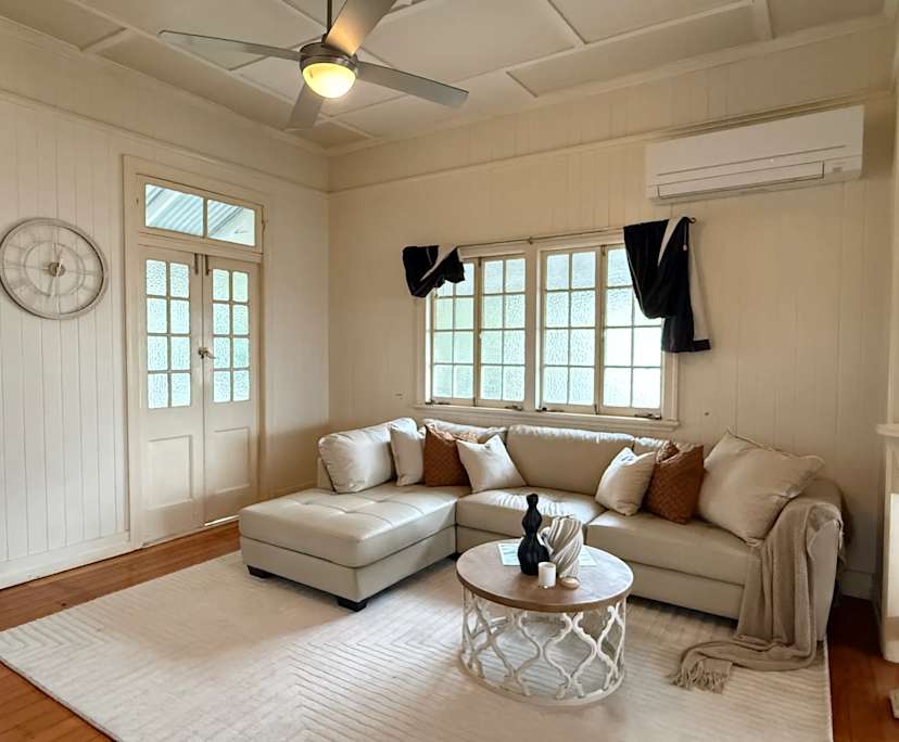 Whole property with 2 rooms for rent
