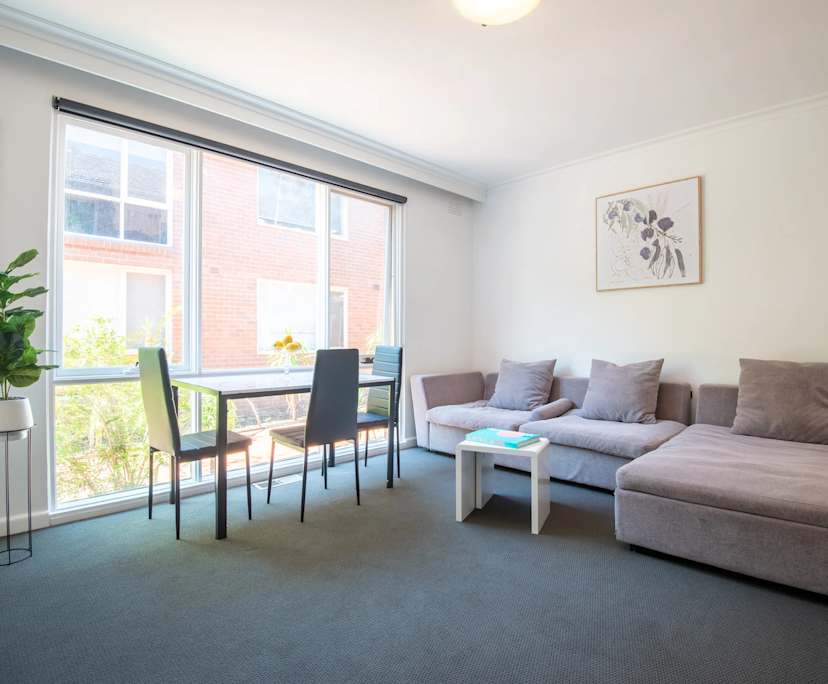 $800, Whole-property, 2 bathrooms, Saint Kilda East VIC 3183