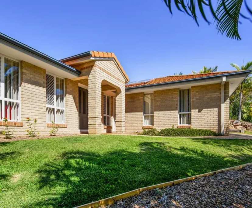 Unfurnished room with own bathroom